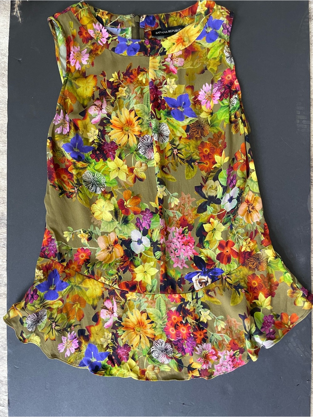 Banana Republic Olive Floral High-Low Ruffle Skirt with Multicolor Blooms
